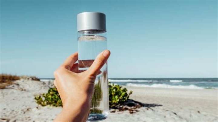 Beber agua de mar, ¿saludable? Conoce si añadir agua marina a tu hidratación es beneficioso para ti