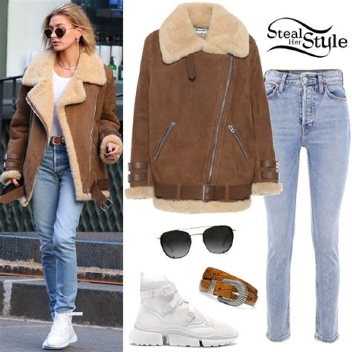 Hailey Baldwin Clothes & Outfits | Page 8 of 41 | Steal Her Style