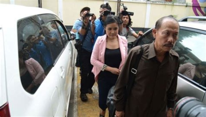 Mirna`s Twin Sister and Husband: Jessica Lied